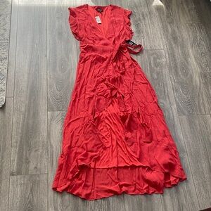 Express -  NWT! Ruffle Detail Tie Waist Maxi Dress in Coral Red - Size M Petite